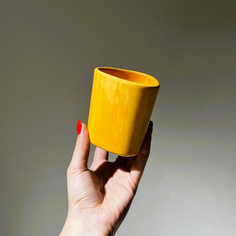 ماگ مثلثی تک رنگ
