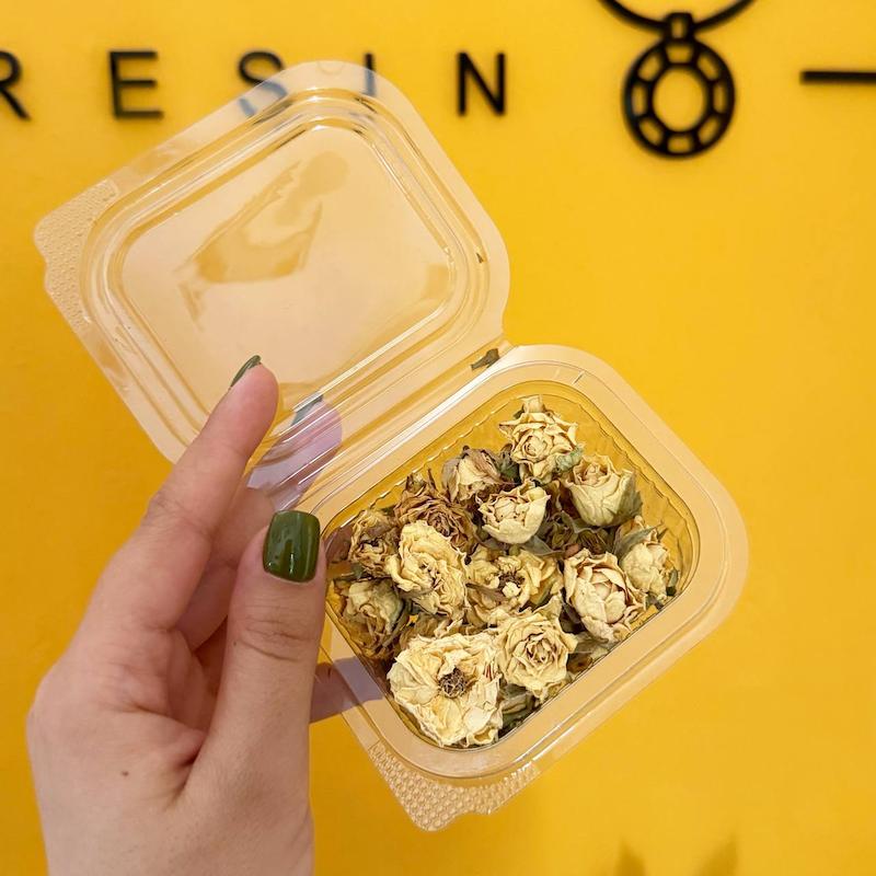 گل خشک رز سفید