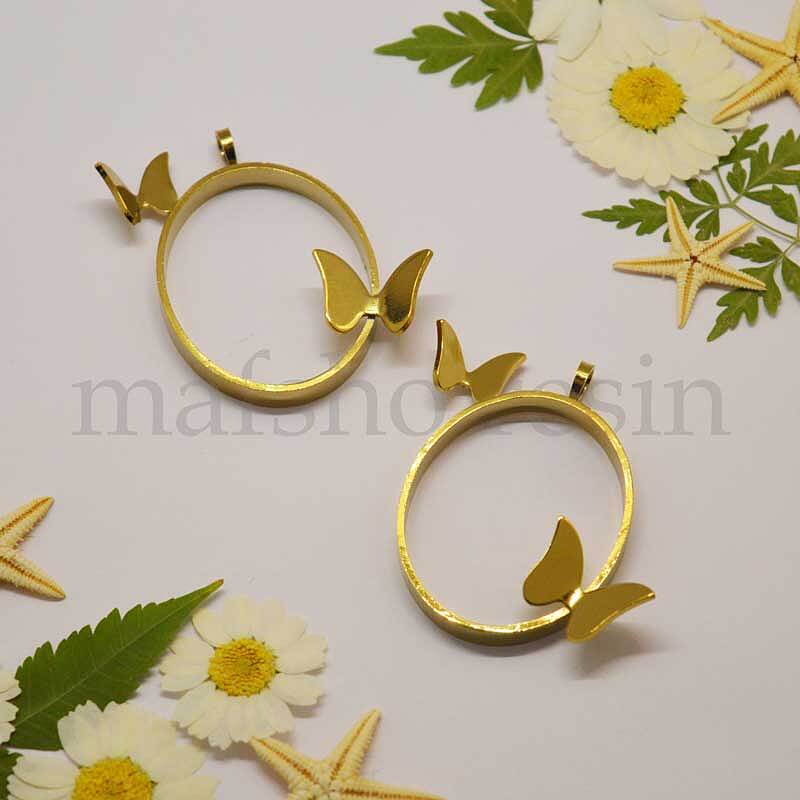 گردنی بیضی پروانه دار 