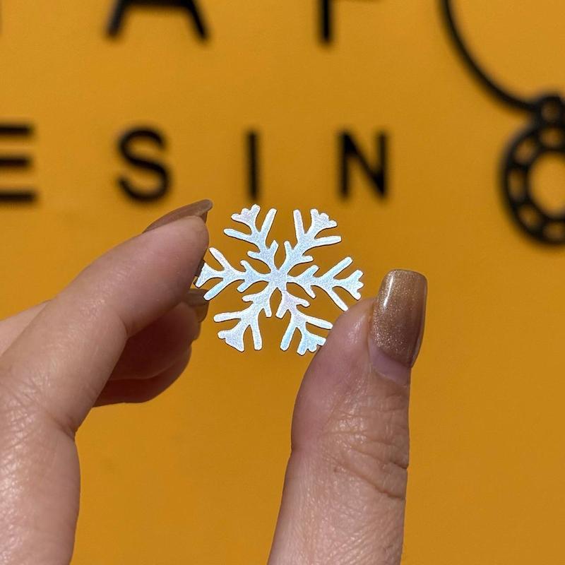 استیکر برف نقره ای