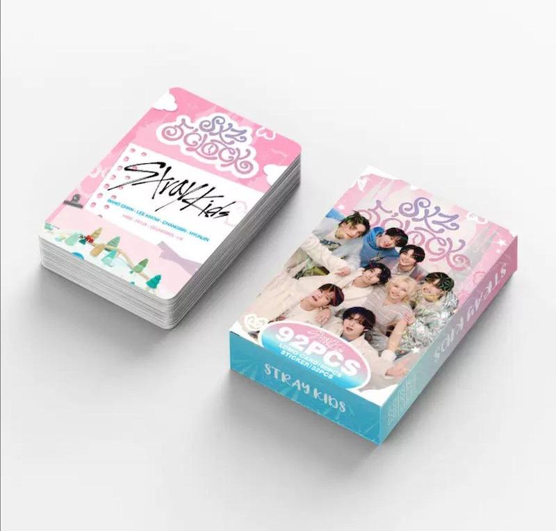 پک صورتی گروهی stray kids 