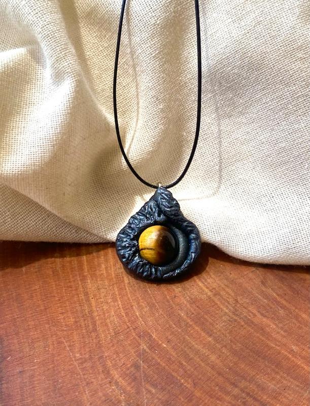 گردنبند سنگ‌ چشم ببر