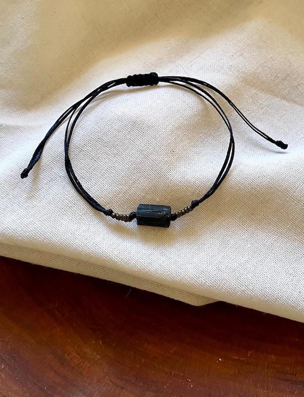 دستبند سنگ تورمالین سیاه