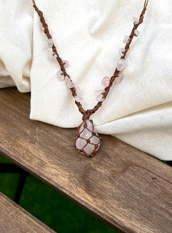 گردنبند سنگ رزکوارتز