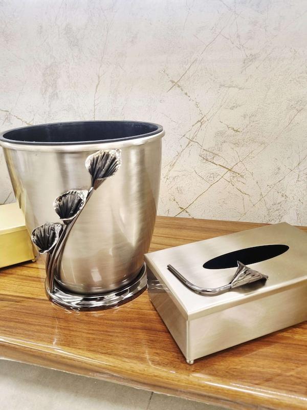سطل و دستمال لیلیوم نقره ای گل نقره ای