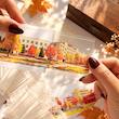 واشی ساختمان و درخت های پاییزی برای ژورنال
