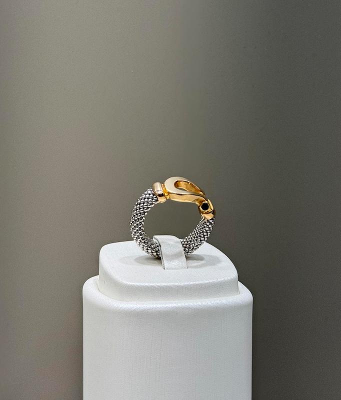 انگشتر طرح امگا