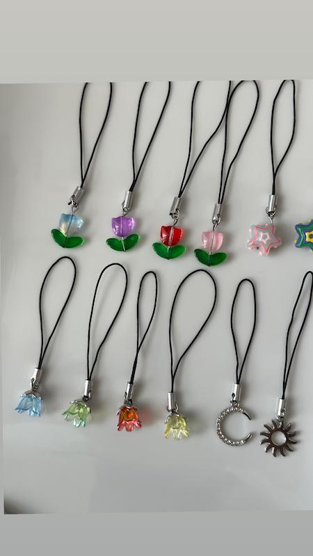 آویز گوشی 