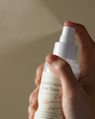تونر روشن‌کننده اکسیس وای Dark Spot Glow در حال اسپری