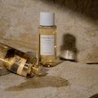 تونر اسکین 1004 Centella Toning Toner روی سطح سنگی