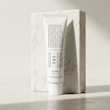 کرم دکتر آلتیا 345 Relief Cream روی سطح روشن