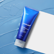 ماسک منافذ مدی کیوب Zero Pore روی سطح آبی