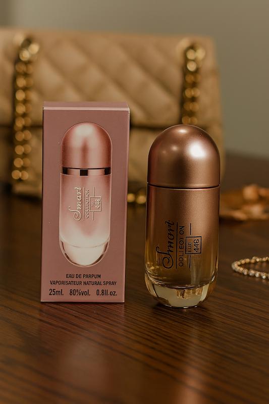 ادکلن کارولینا هررا ۲۱۲ وی آی پی رز زنونه 