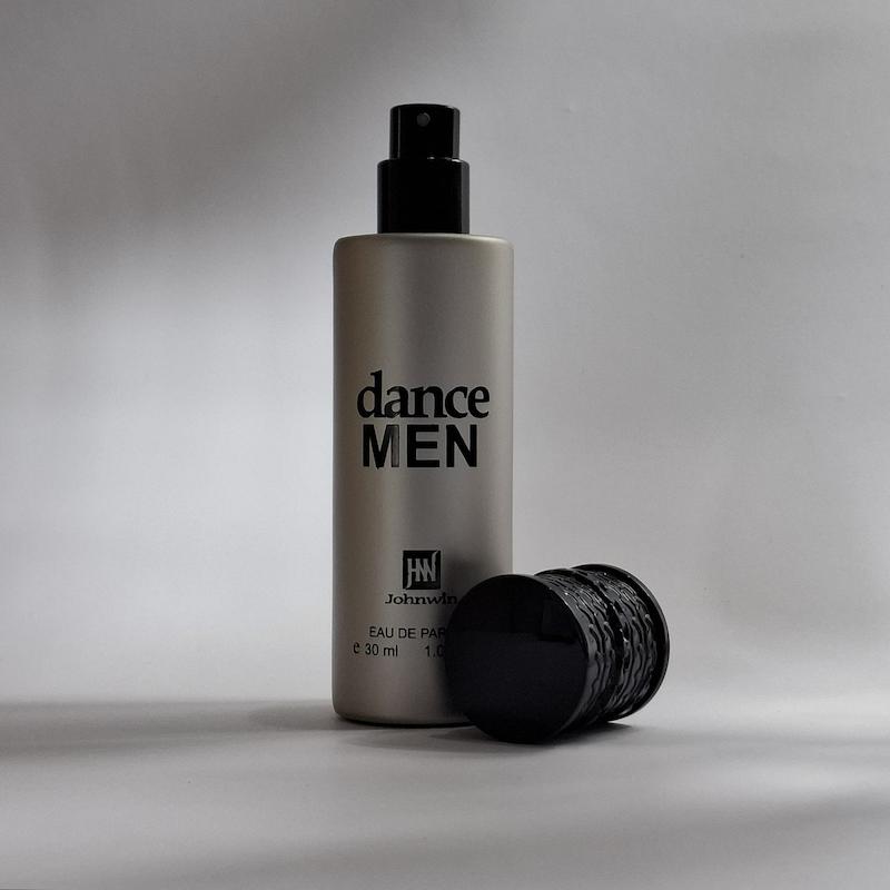 کارولینا هررا 212