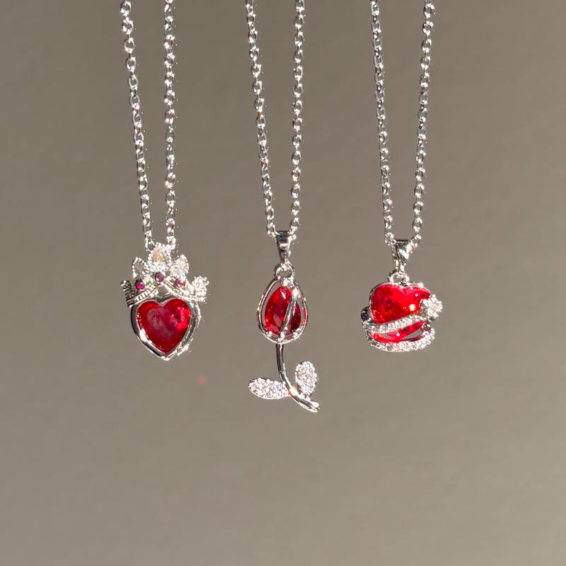 کالکشن گردنبندای قرمز