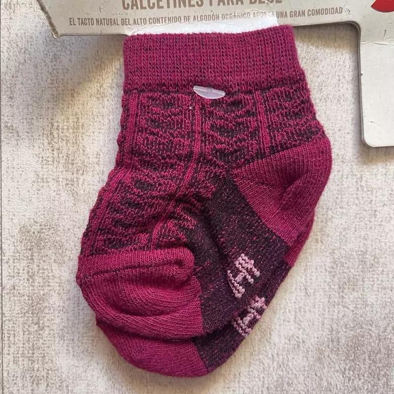 جوراب نوزادی ۰ تا ۳ ماه