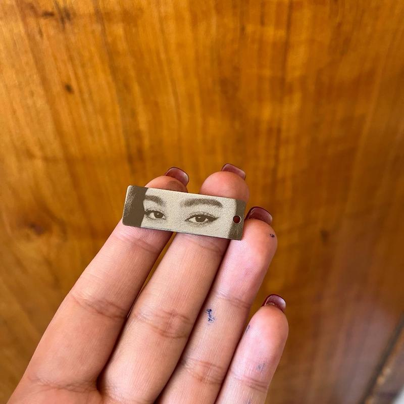 گردنبند چشم حکاکی