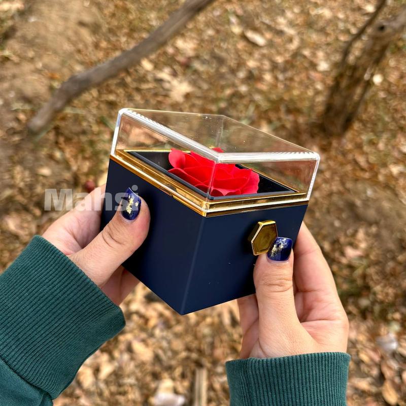 باکس گل چرخشی سورمه ای