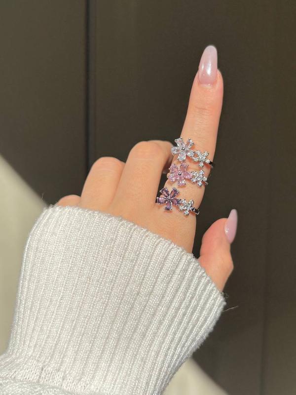 انگشتر گل ادا 