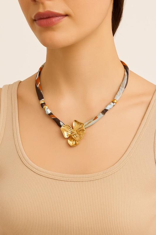 گردنبند پارچه ای برند Lefties