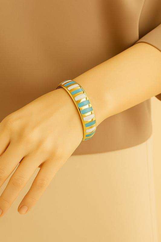 بنگل رنگ آبی کم رنگ