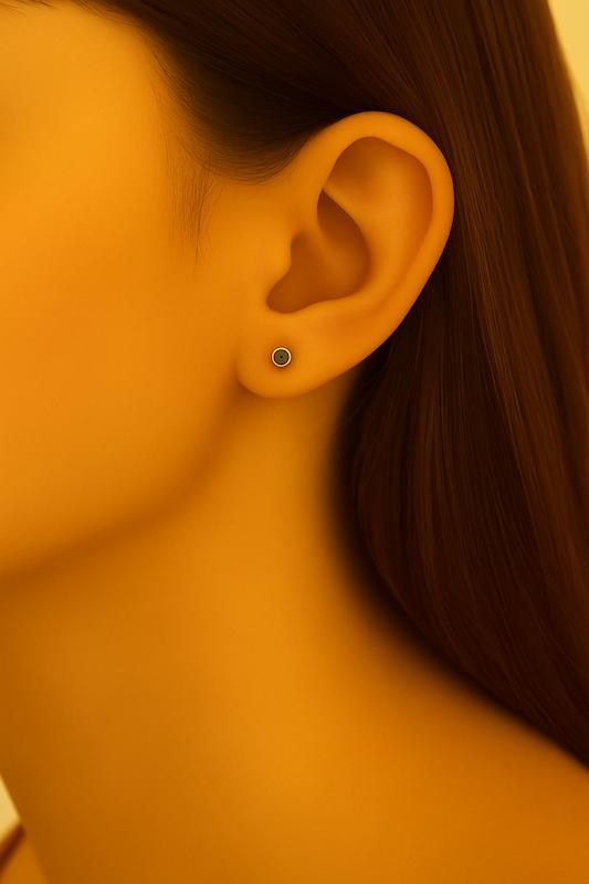 پیرسینگ گوش - طرح تک نگین دور طلایی