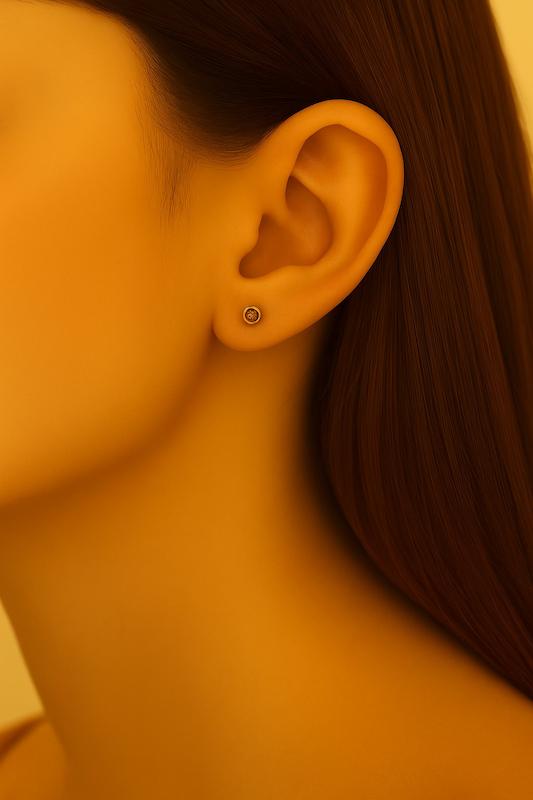 پیرسینگ گوش - طرح تک نگین دور قهوه ای