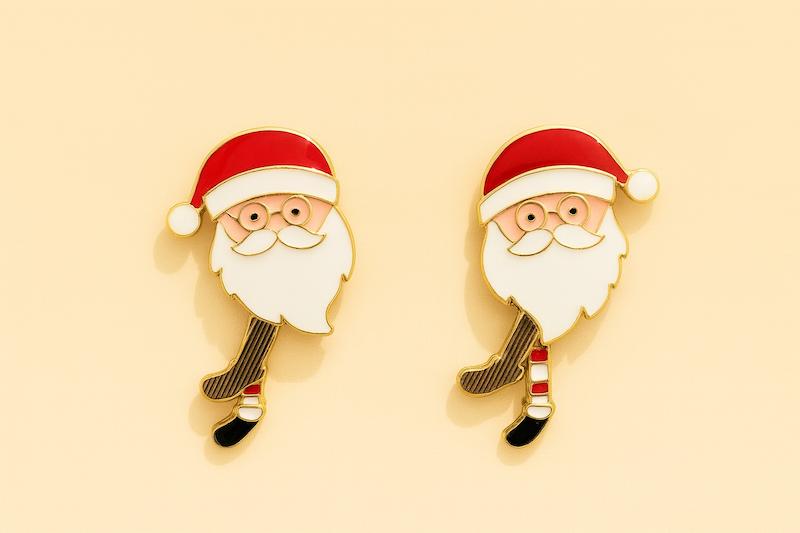 گوشواره طرح کریسمس - بابانویل (برند flying tiger دانمارک)