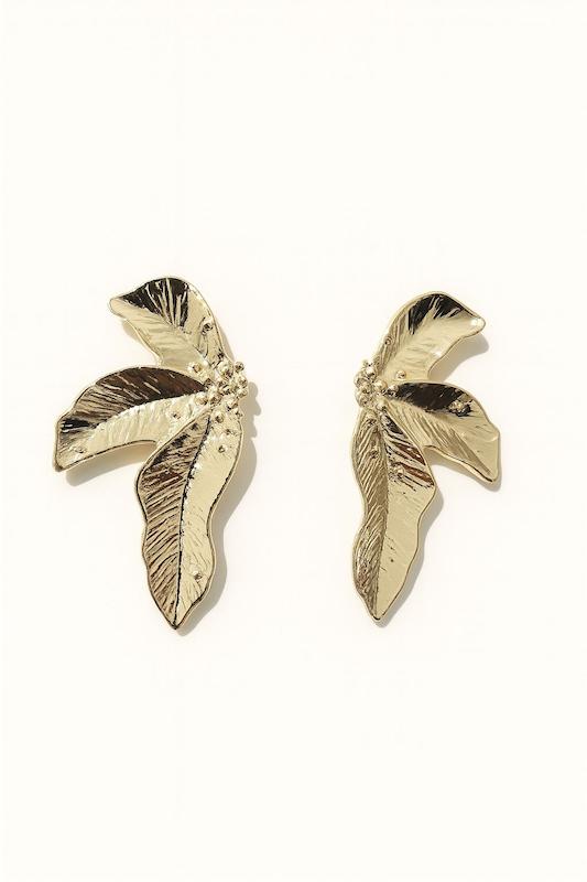 گوشواره طرح گل طلایی