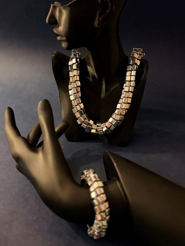 گردنبند و دستبند مهره کریستالی طرح زارا zara