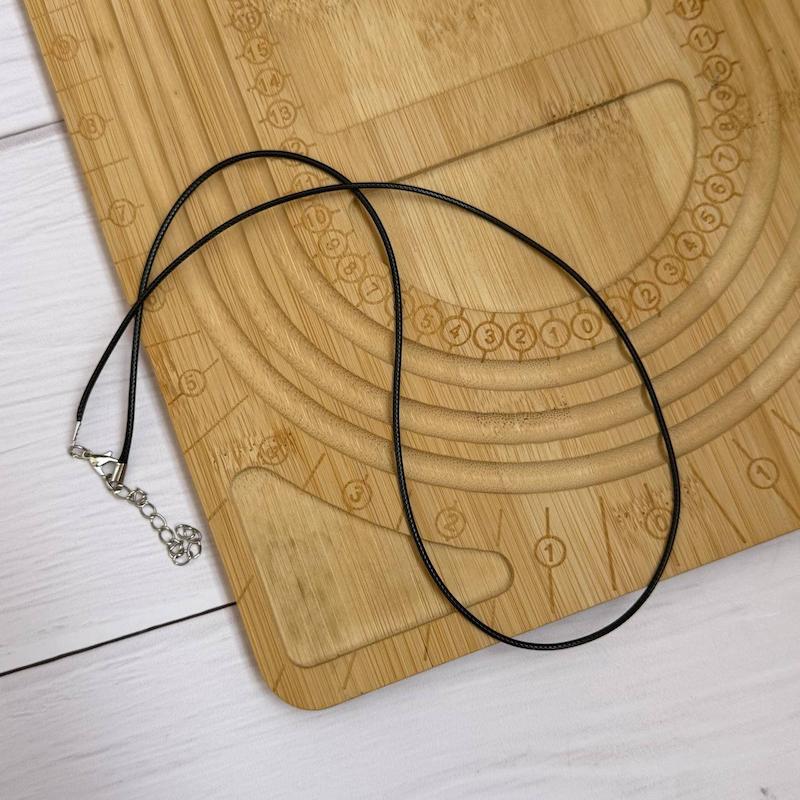 گردنبند چرمی