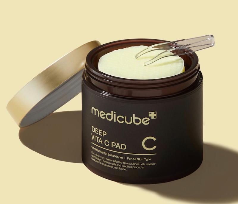 تونر پد ویتامین سی مدی کیوب medicube