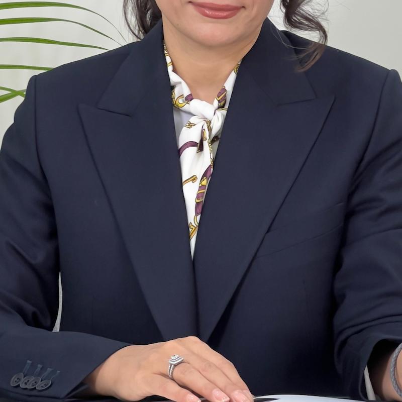 کت و شلوار زنانه Unica کد M72، کت و شلوار رسمی زنانه، کت و شلوار اداری زنانه، کت و شلوار فاستونی زنانه، کت و شلوار کلاسیک زنانه، استایل اداری، کت و شلوار لوکس اداری، کت و شلوار رسمی زنانه، کت و شلوار سرمه ای فاستونی، خرید بهترین کت زنانه، قیمت کت و شلوار زنانه