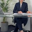 کت و شلوار زنانه Unica کد M72، کت و شلوار رسمی زنانه، کت و شلوار اداری زنانه، کت و شلوار فاستونی زنانه، کت و شلوار کلاسیک زنانه، استایل اداری، کت و شلوار لوکس اداری، کت و شلوار رسمی زنانه، کت و شلوار سرمه ای فاستونی، خرید بهترین کت زنانه، قیمت کت و شلوار زنانه