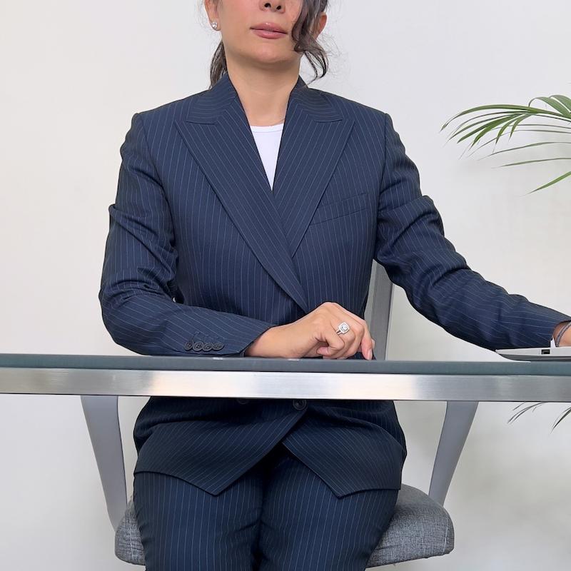 کت و شلوار Maris کد M82، کت و شلوار فاستونی دیپلمات زنانه سرمه ای،کت گاباردین زنانه،کت گاباردین زنانه، کت تک زنانه، قیمت کت تک زنانه، خرید آنلاین،خرید کت زنانه، کت و شلوار مامیتوم، مامیتوم برند تخصصی کت و شلوار زنانه، کت و شلوار فاستونی زنانه، کت و شلوار بانوان