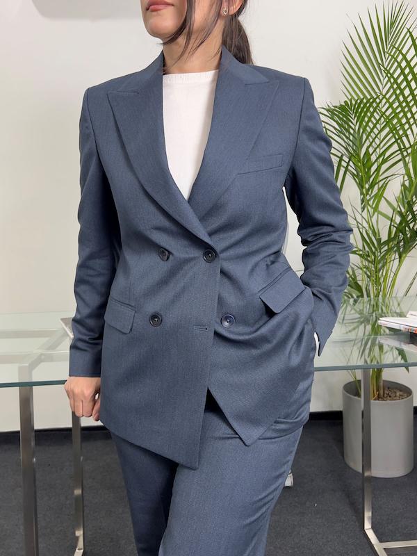 کت و شلوار زنانه سرمه ای Mulina کد M95، کت و شلوار رسمی زنانه، کت و شلوار اداری زنانه، کت و شلوار فاستونی زنانه، کت و شلوار کلاسیک زنانه، استایل اداری، کت و شلوار لوکس اداری، کت و شلوار رسمی طوسی زنانه، کت و شلوار سرمه ای فاستونی