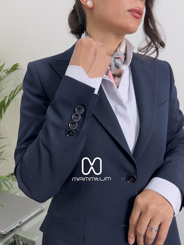 کت و شلوار زنانه Navy Stone کد M101، کت فاستونی گاباردین زنانه،کت گاباردین زنانه، کت تک زنانه، قیمت کت تک زنانه، خرید آنلاین،خرید کت زنانه ، کت و شلوار مامیتوم، مامیتوم برند تخصصی کت و شلوار زنانه، کت و شلوار فاستونی زنانه، کت و شلوار بانوان