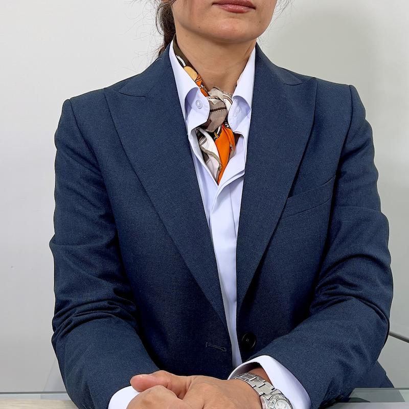 کت و شلوار زنانه Melvin کد M66، کت و شلوار فاستونی زنانه، کت و شلوار کلاسیک زنانه، استایل اداری، کت و شلوار لوکس اداری، کت و شلوار رسمی زنانه، کت و شلوار سرمه ای فاستونی