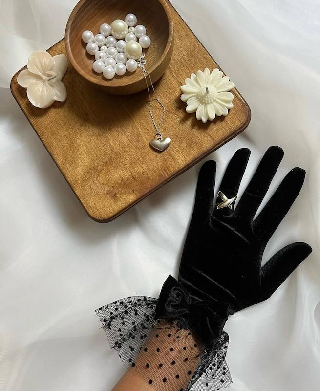 دستکش مچ خالریز