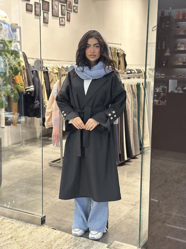 بارونی سانتانا پشت دکمه