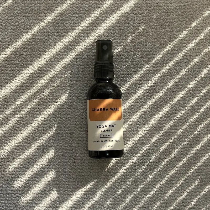 اسپری خوش بو کننده و تمیز کننده مت یوگا چاکراوال صندل 60 میلی لیتر ( SANDAL YOGA MAT 60ml )
