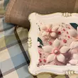 سینی طرح گل سفید قطر21*31 از برند Zucci 