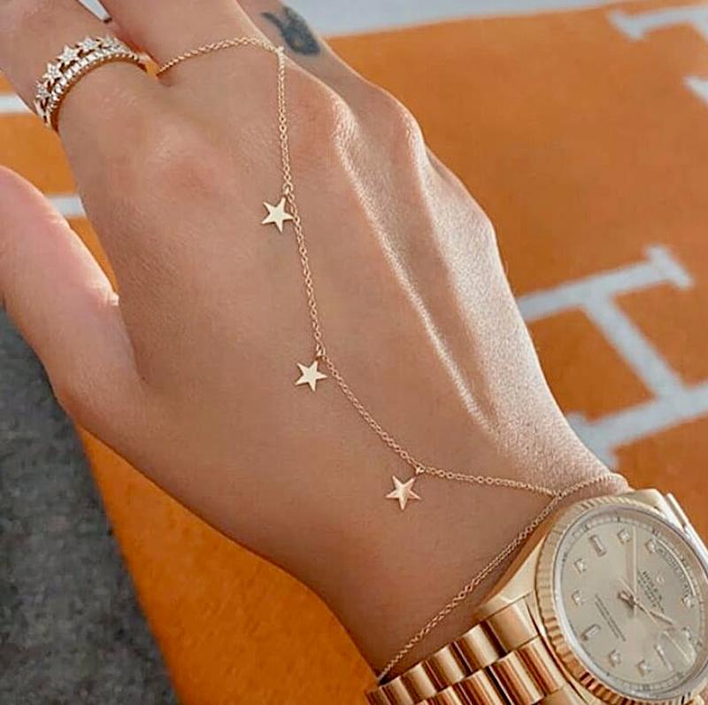 تمیمه دست ساده با اویز ستاره