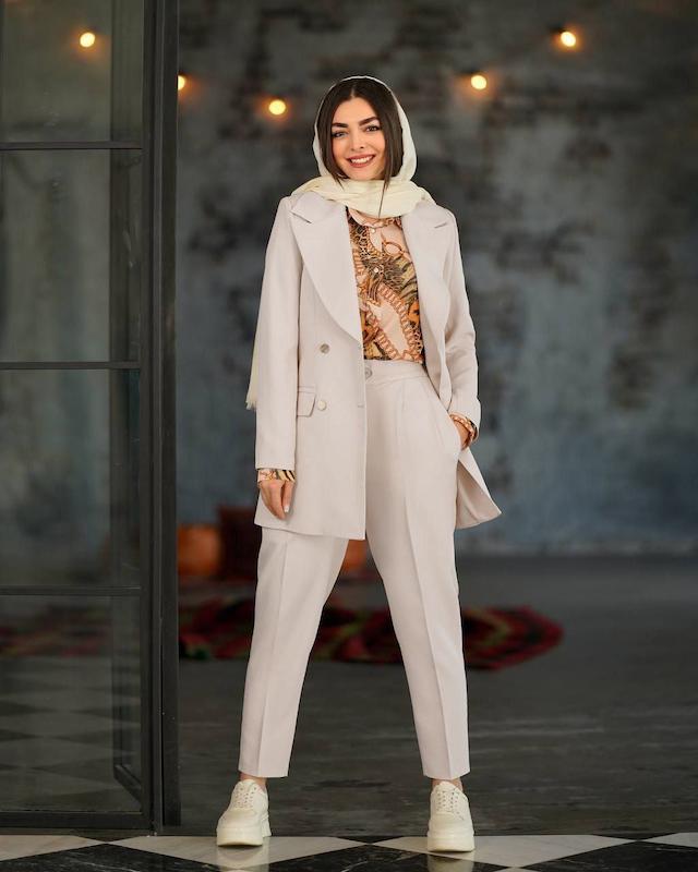 کت شلوار تاجدار