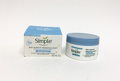کرم مرطوب کننده و آبرسان شب سیمپل برای پوست خشک وحساس 50 گرمی Simple skin quench sleeping cream for dry & sensitive skin