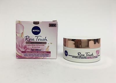 کرم روز نیوا NIVEA رز تاچ ضد چروک با روغن گلبرگ گل رز، کلسیم و کراتین 50 گرمی NIVEA day cream rose touch anti-wrinkle with rose petals oil , calcium & creatine 