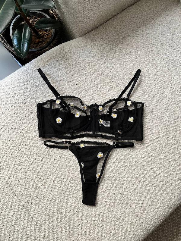 ست لباس زیر زنانه بابونه ای