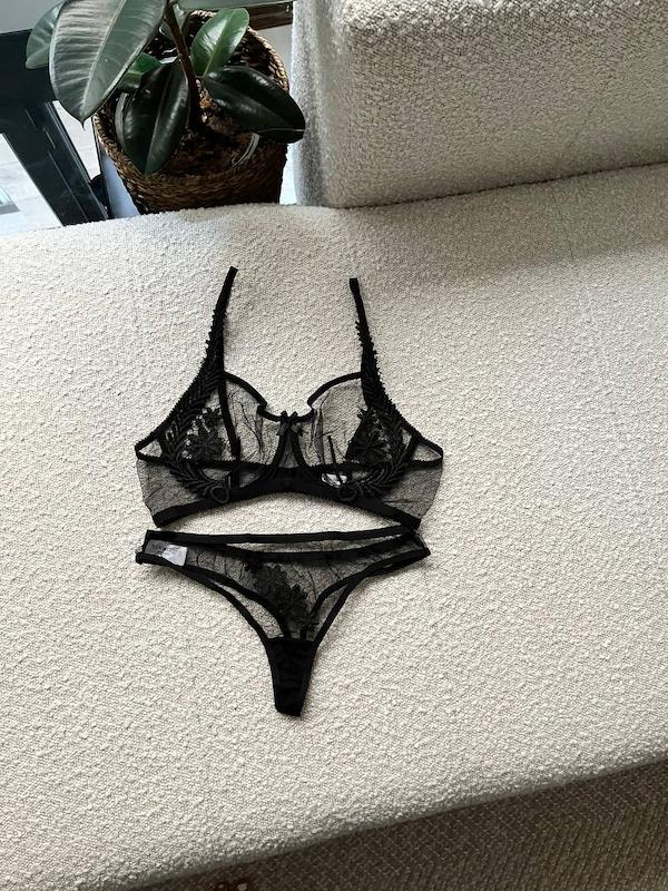 ست لباس زیر زنانه یونانی