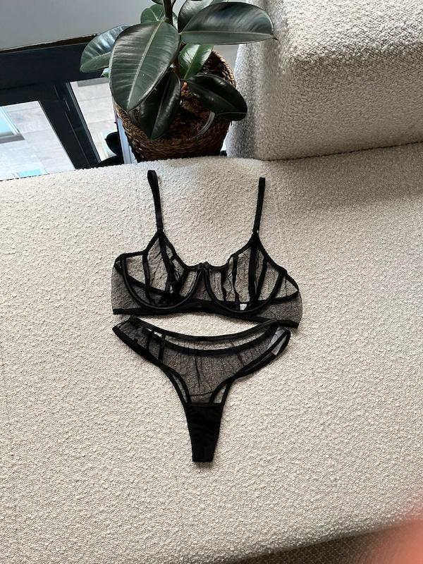 ست لباس زیر نوار دوزی شده