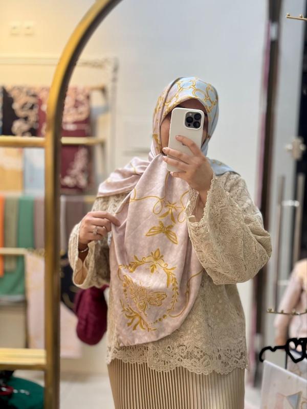 زرین آبی آسمونی کرمی